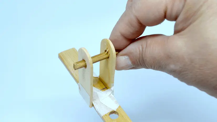 Como fazer um avião com palito de picolé!